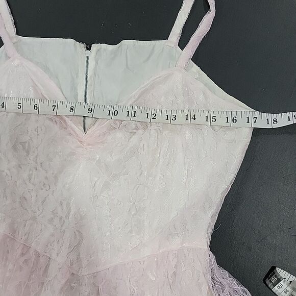 VINTAGE.. baby pink, lace dress.. prom, bridesmaids, costume.. - Picture 14 of 16